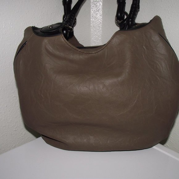 Two Purses  1-MICHAEL-KORS EST-1981  & 1-ROSETTI - Picture 8 of 8
